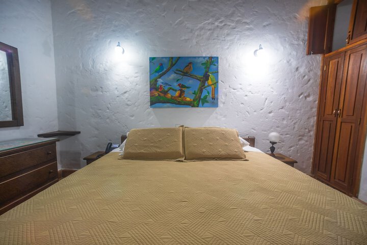 Room 12 of 66