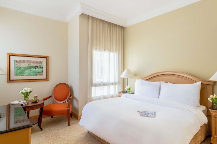 Room 44 of 108