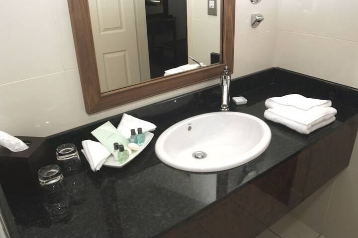 Room 10 of 27