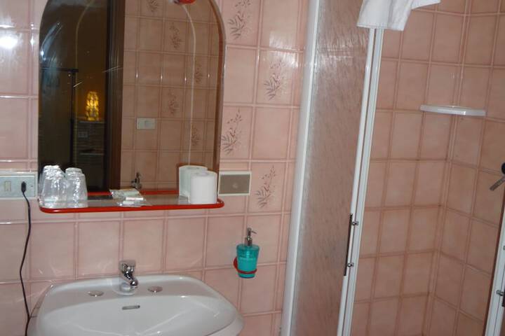 Room 15 of 26