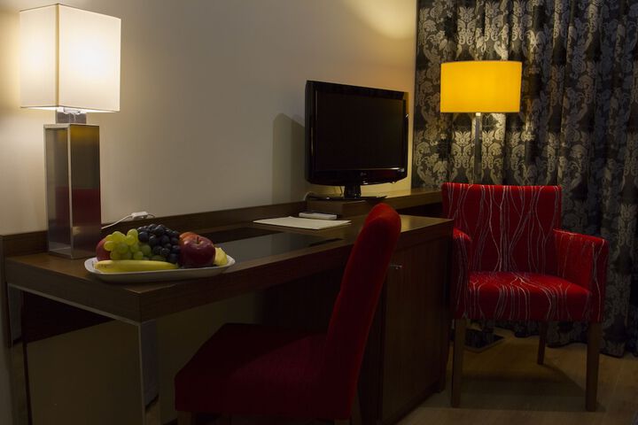 Room 3 of 44