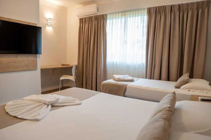 Room 5 of 44