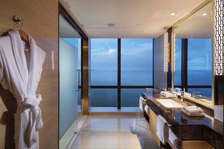 Room 49 of 96