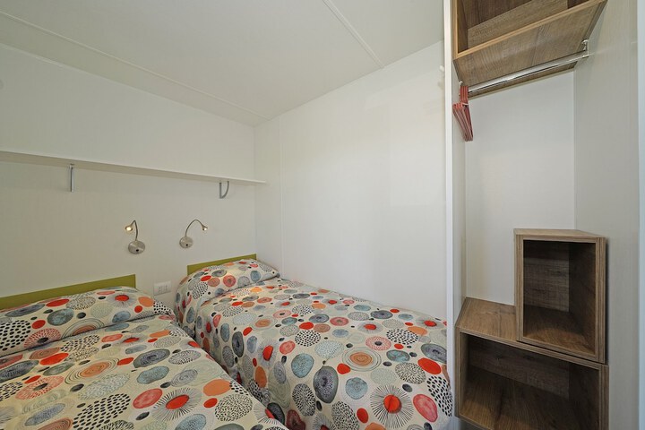 Room 5 of 29