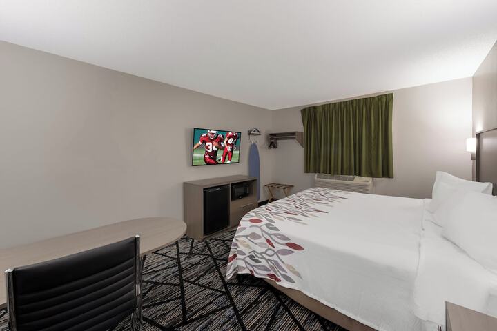 Superior King Bed (2 of 5)