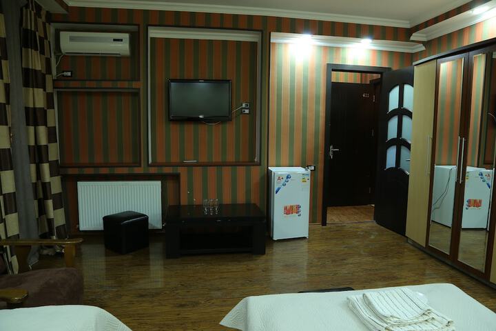 Room 22 of 110