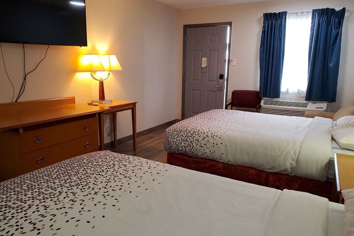 2 Double Beds (9 of 27)