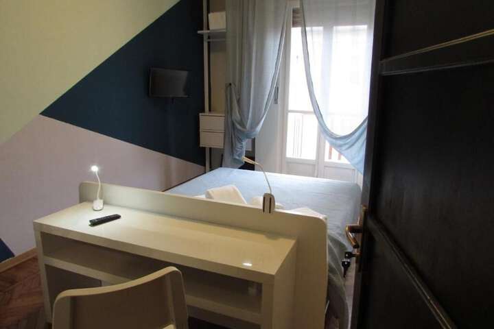 Room 18 of 28