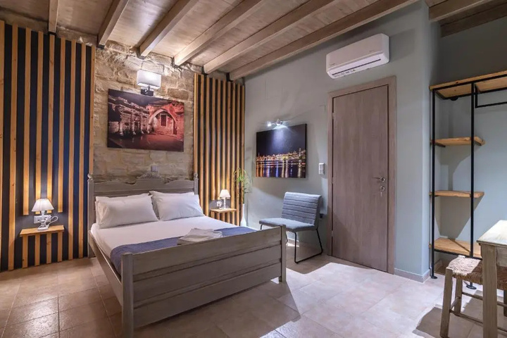 Room 3 of 20