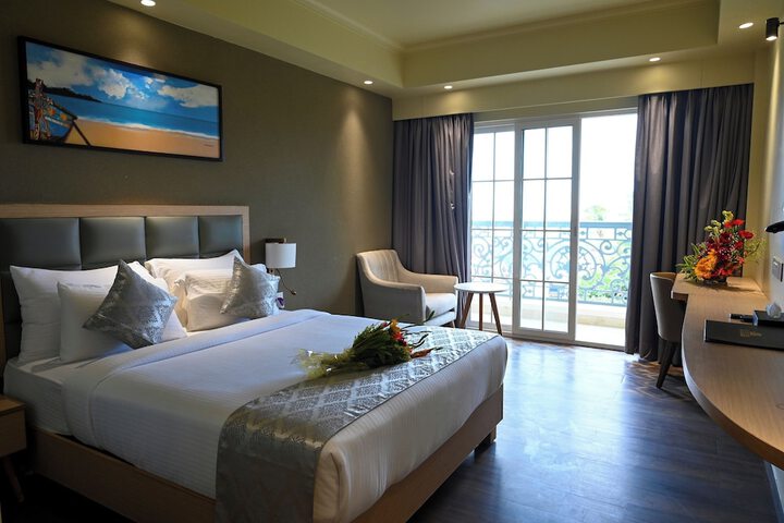 Room 16 of 38