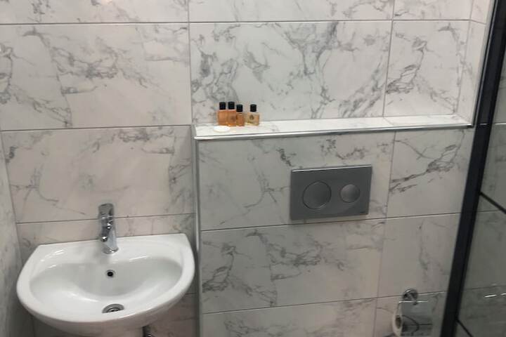 Room 68 of 137