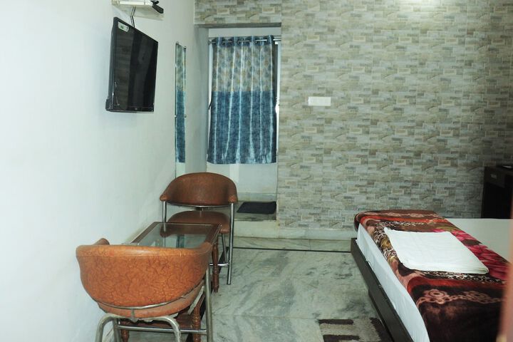 Room 25 of 44