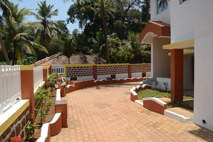 Hotel Entry