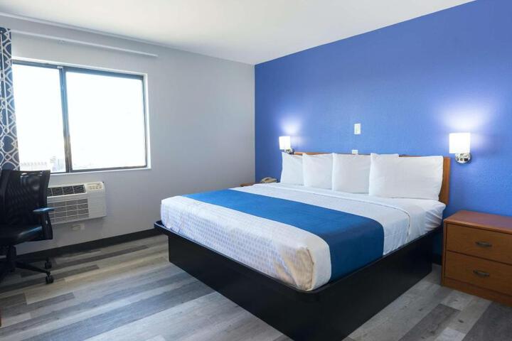 Standard | King Bed (5 of 5)
