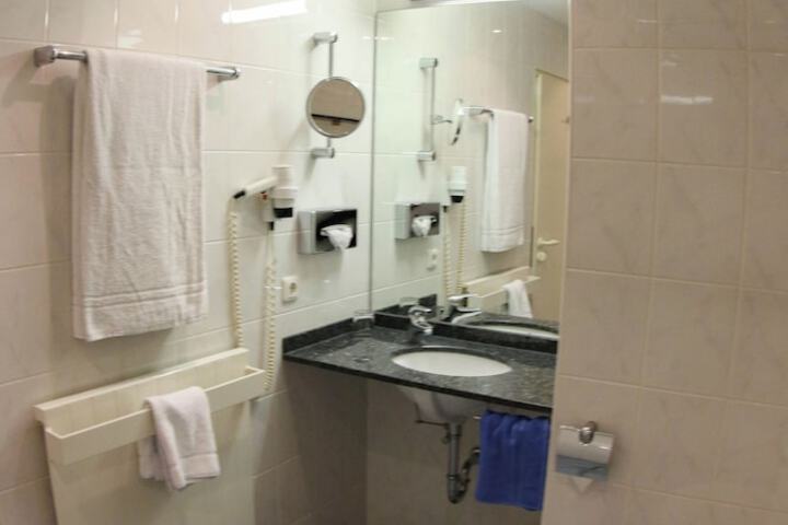 Room 60 of 94