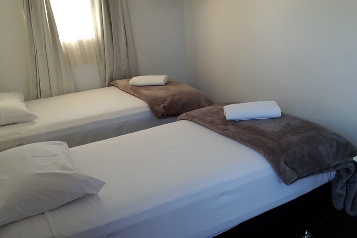 Room 4 of 68