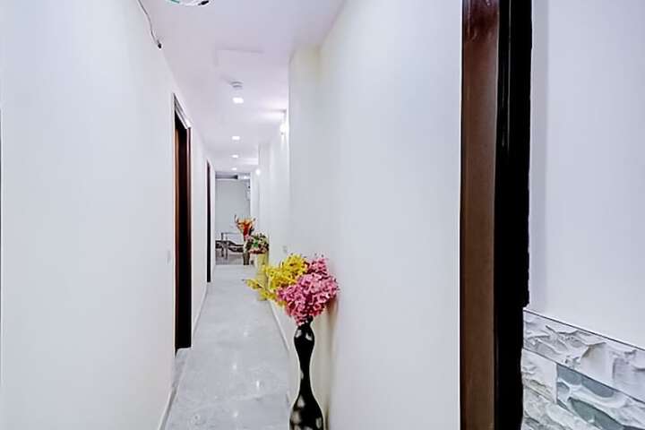 Room 5 of 10
