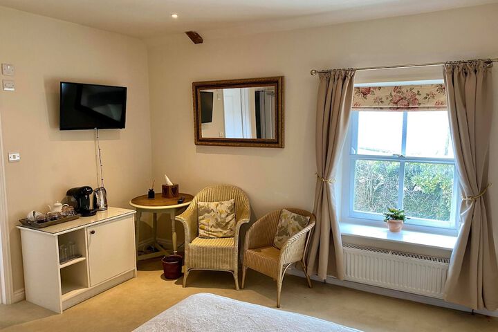 Room 9 of 28