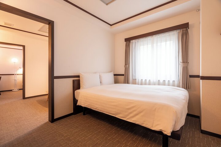 Room 16 of 32