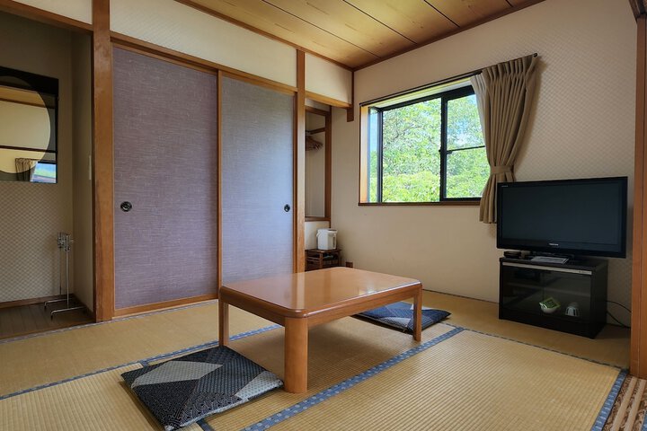 Room 10 of 40