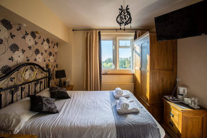 Room 4 of 45