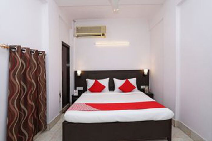 Room 12 of 26