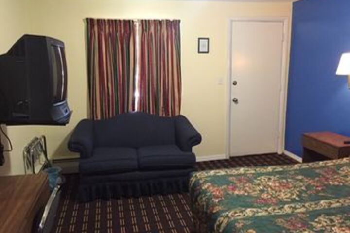 Room 11 of 15