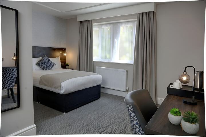 Room 52 of 105