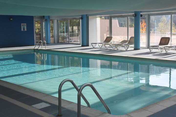 Hotel Pool