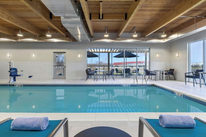 Pool Hotel