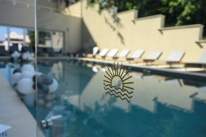 Pool 15 of 39