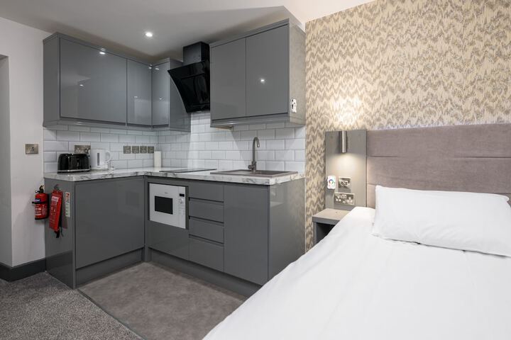 Room 25 of 137