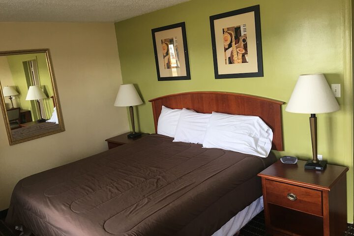 Room 7 of 20