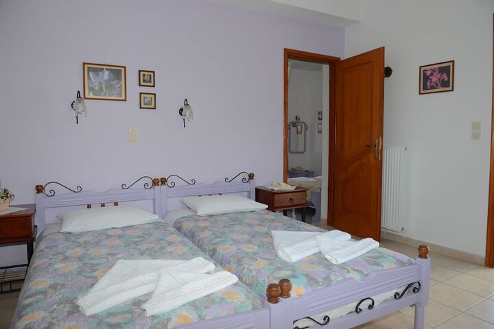 Room 26 of 96
