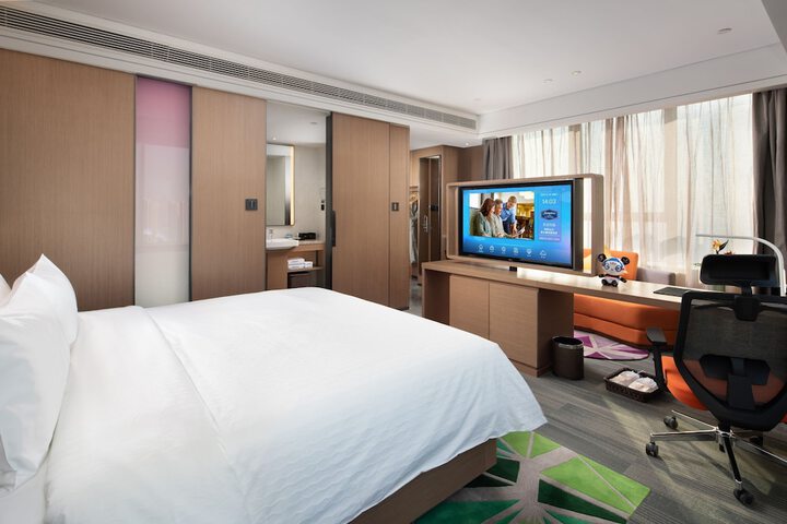 Room 16 of 42