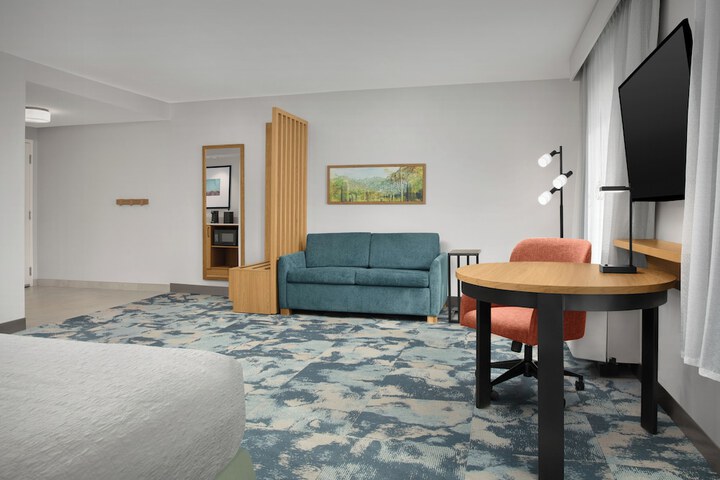 Room 18 of 77