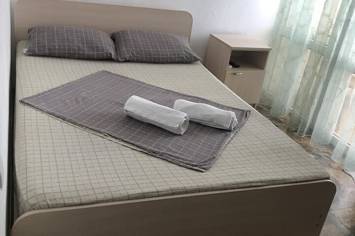 Room 15 of 29
