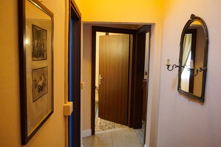 Ballroom/Hall 39 of 50