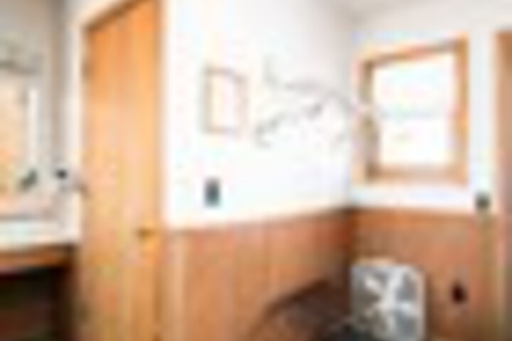 Room 32 of 510