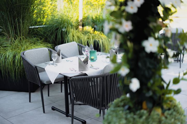 Sundeck 37 of 48