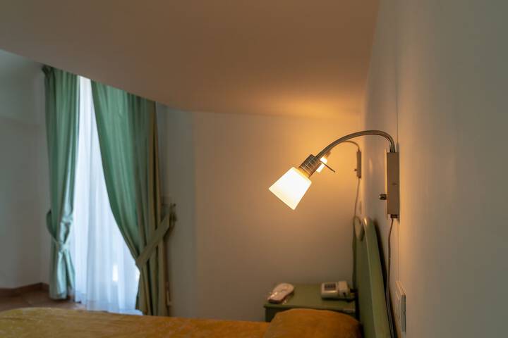 Room 6 of 74