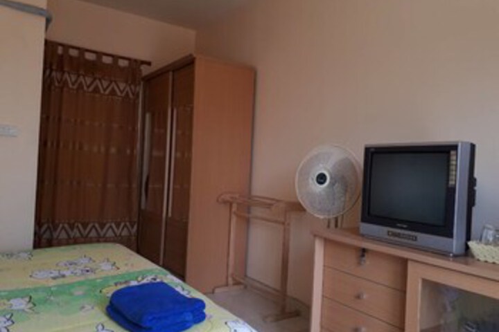 Room 27 of 31