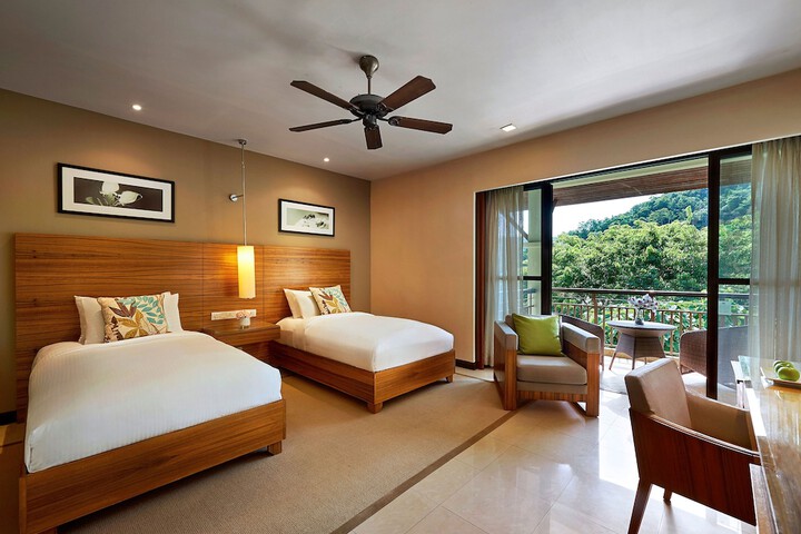 Room 21 of 106