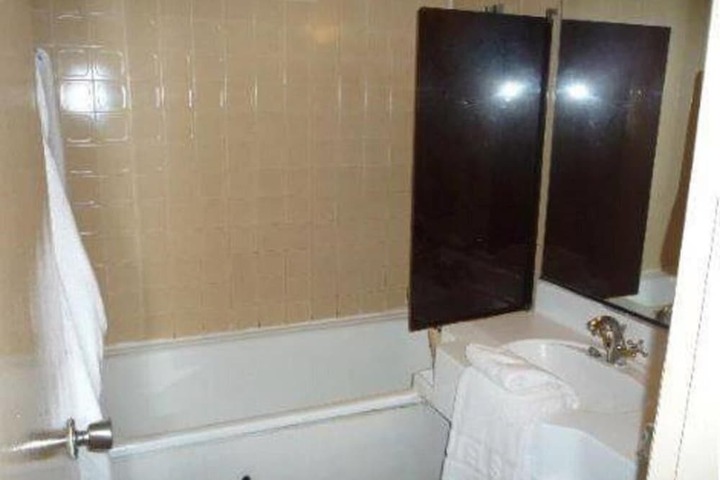 Room 32 of 56