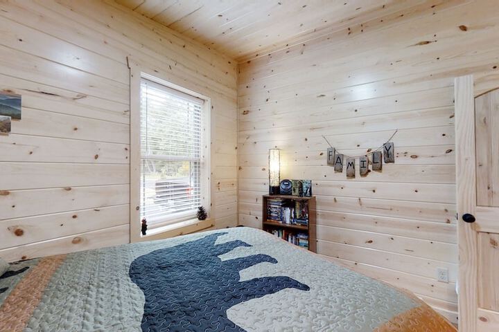 Room 6 of 33