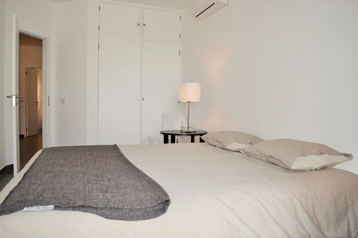 Room 4 of 17