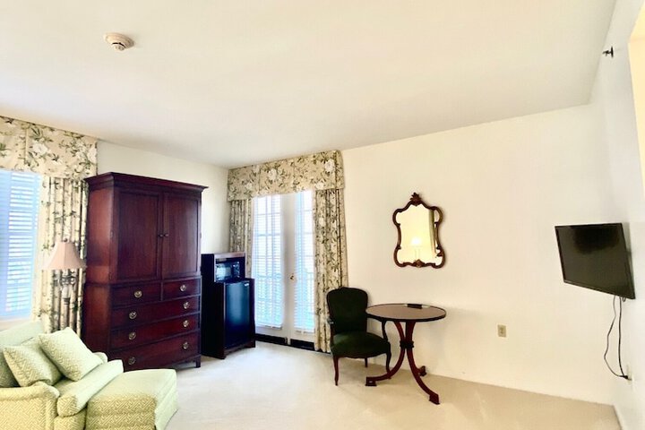 Room 9 of 51