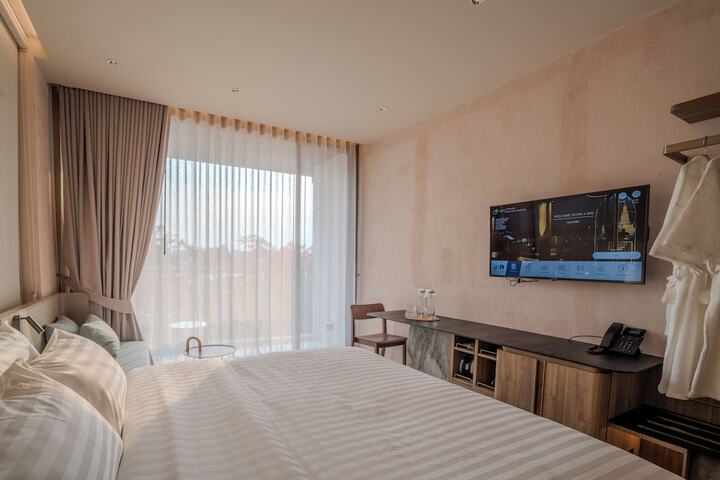 Room 32 of 151