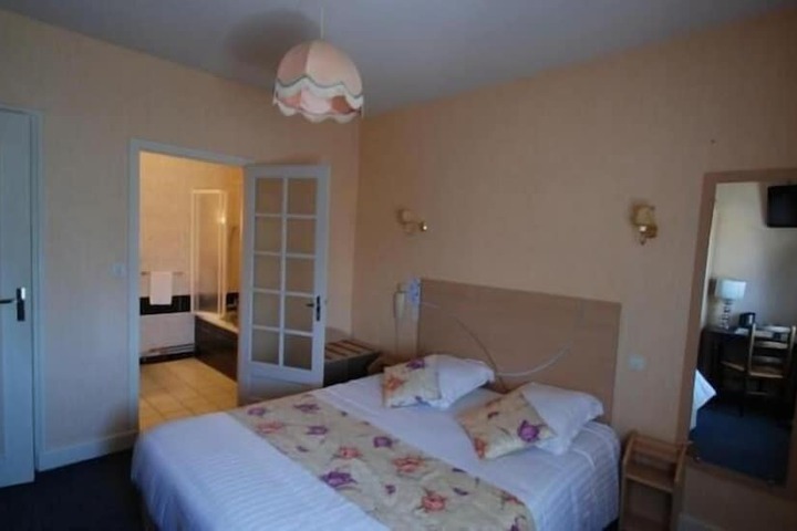 Room 12 of 20
