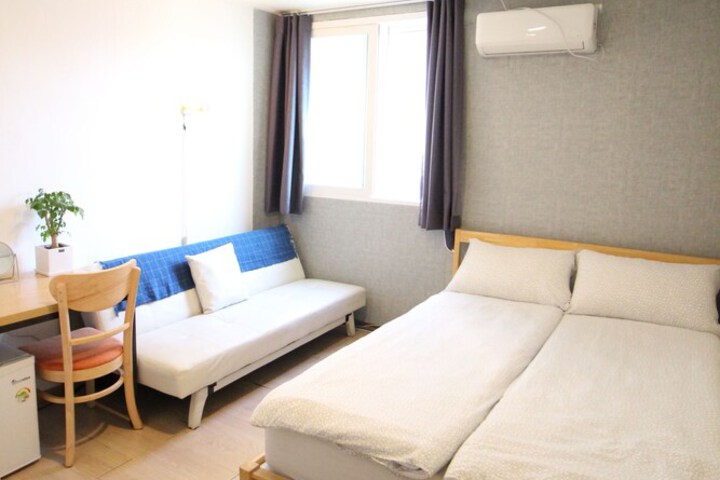 Room 27 of 178